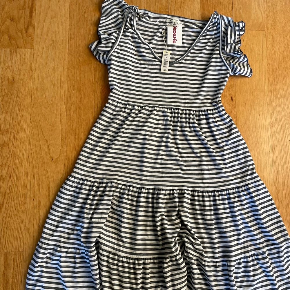 NWT Max Studio Striped Short Sleeve Free Shipping tiered Midi Dress Size Small